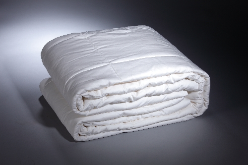 表布採SunAller Cotton II防塵蹣表布,打造FDA醫療豪華級防過敏原蠶絲被